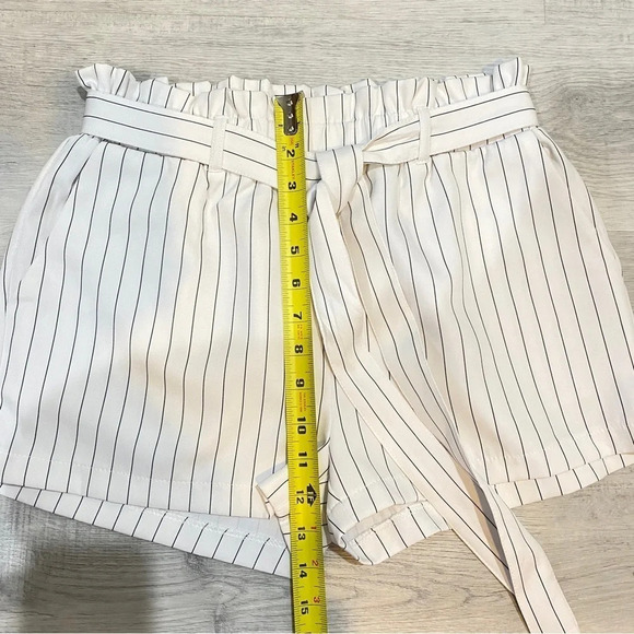 Revamped High Waisted Pinstriped Shorts Black & White Waist Tie Belt M - Picture 11 of 12